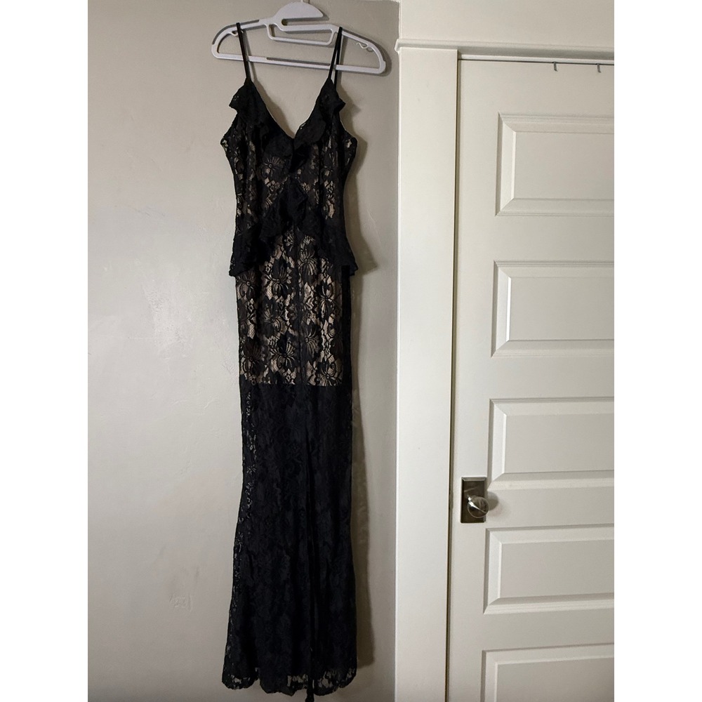 Privy Privately Privileged Black Lace Peplum Maxi Dress Nude Lining Large PD5441